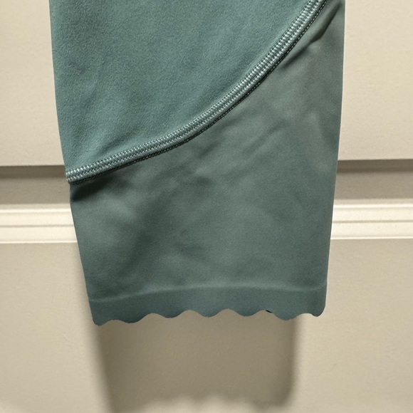 Lululemon Align Scalloped Hem HR 23” Leggings - Picture 6 of 12